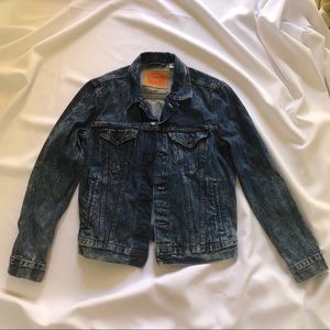 Vintage Levi’s denim jacket size small